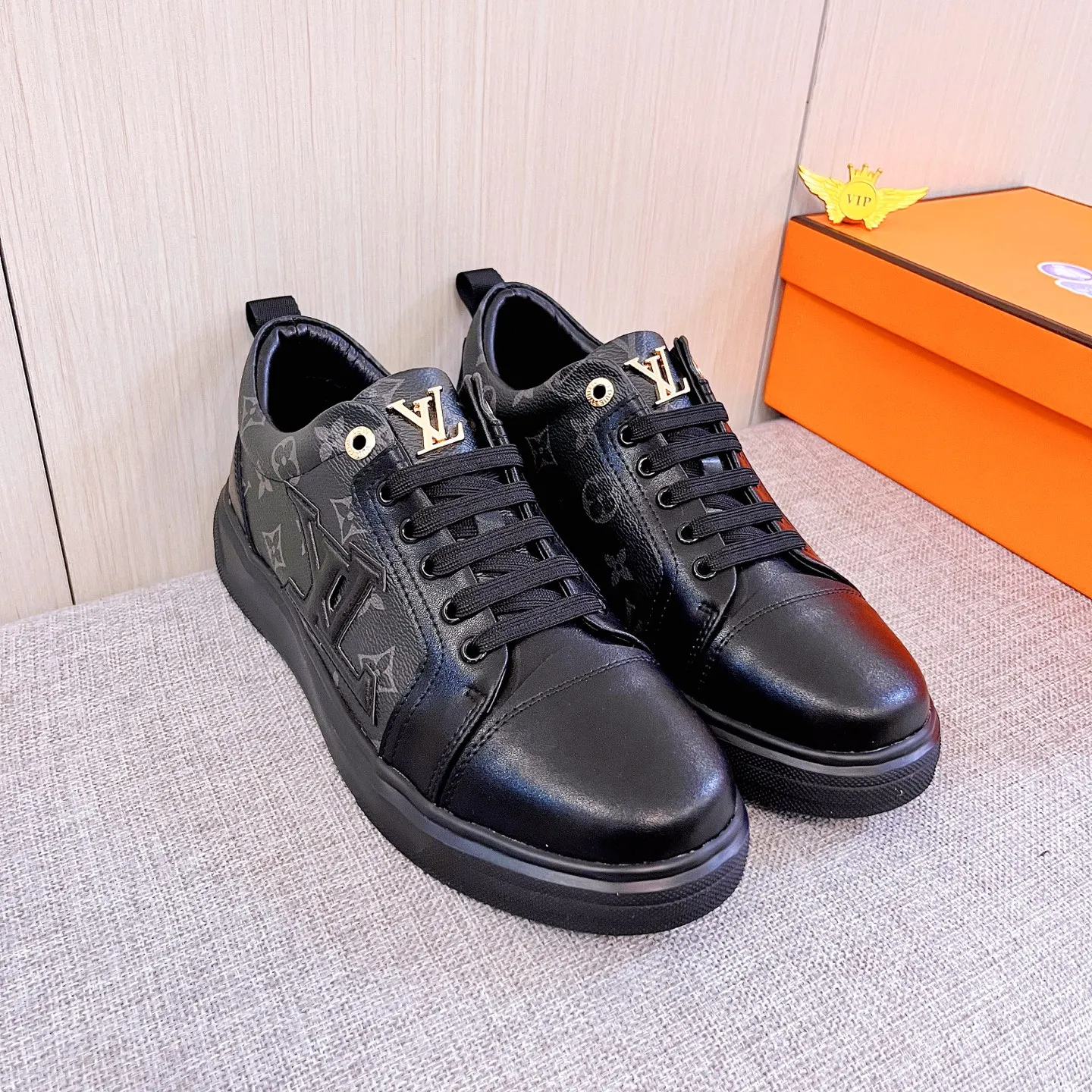 Men's Men's Shoes Men's Shoes💰 420 Men's Men's Shoes💰[LV]🔥Louis Vuitton Men's high-end brand official website 1:1 Latest masterpiece: The upper is made of Italian imported first-layer cowhide with a comfortable and breathable lining➕Original non-slip and wear-resistant outsole🔥, making walking more convenient and comfortable! An exclusive new model, a stunning work, a beautiful 1:1 replica [color] compared to the official quality! Create a fashionable personality to set off your uniqueness! A must-have for trendy men! Classic🔥Size: 38-44 Color: 🔥Multiple colors available🔥.